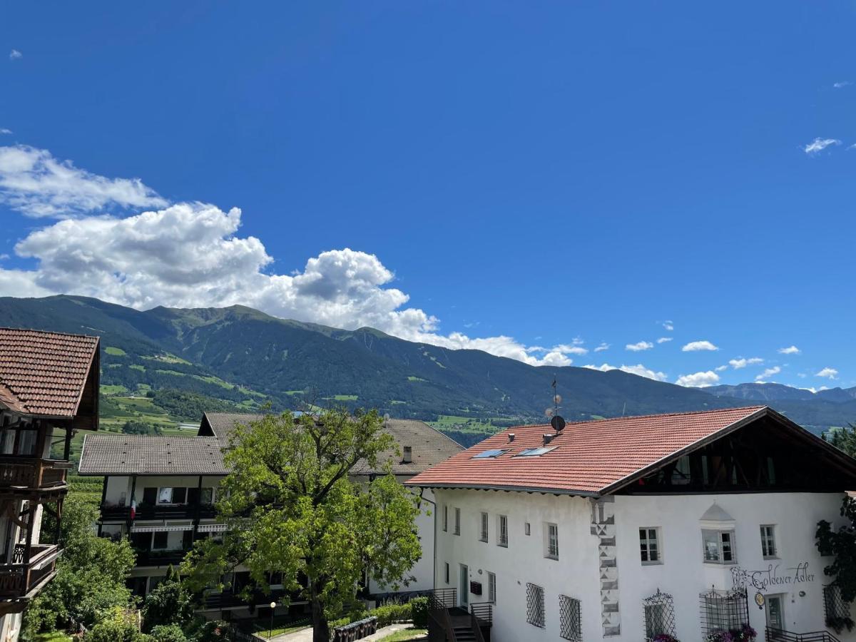 Gasthof Goldenes Lamm Hotel Vahrn Exterior photo